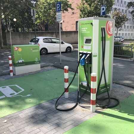 E-Ladesäulen - Impressionen